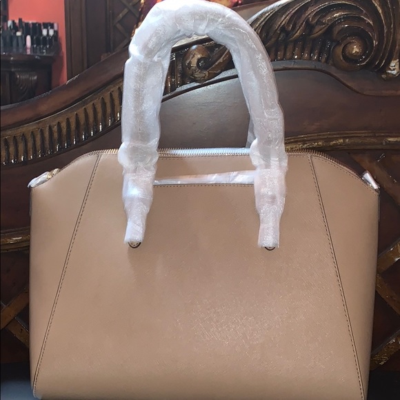 SOLD!!!! Authentic Michael Kors satchel - Picture 3 of 4